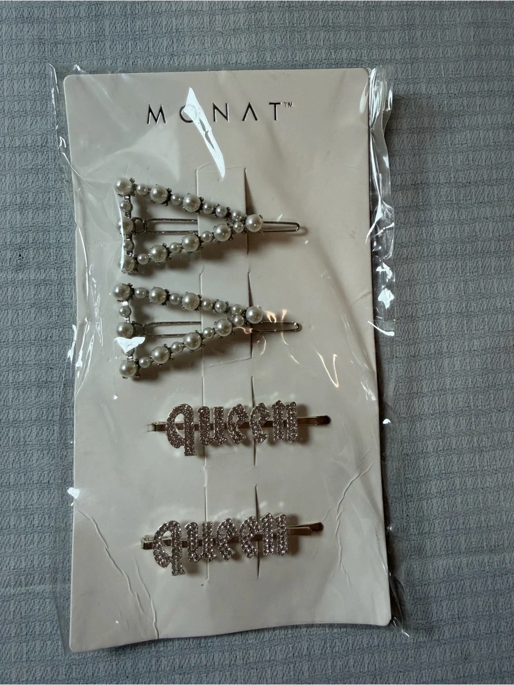 Monat Hair Clips